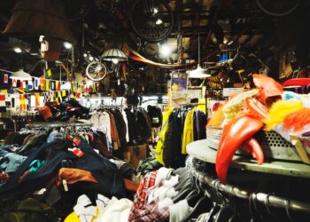 Thrifting dan Ilusi Keberlanjutan